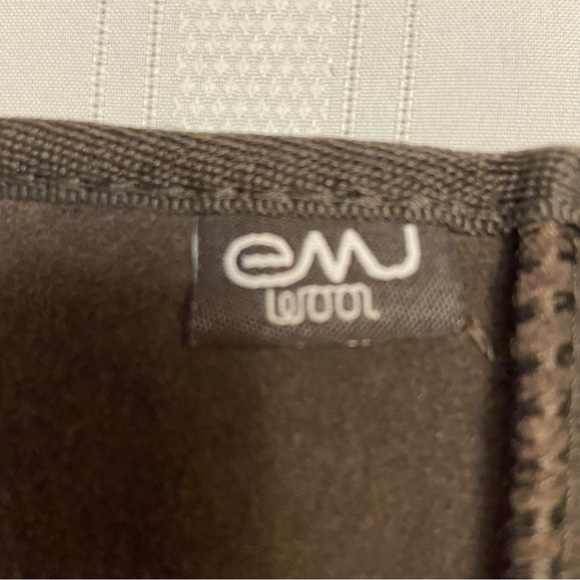 EMU Wool Lined Dark Brown Womens Mid calf Boots EUC size W7 - Picture 4 of 9